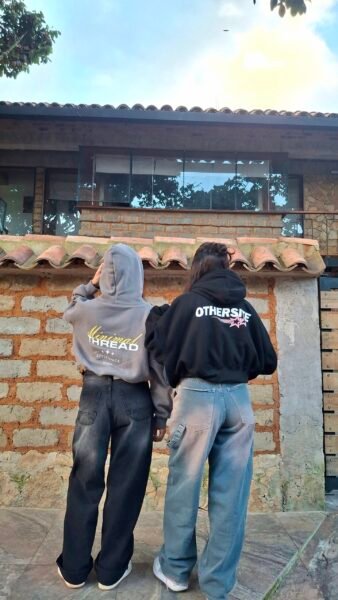 c8f0e249-adde-4a00-93e5-46d2224686cd Jean Baggy Acid Wash - Azul/rosado