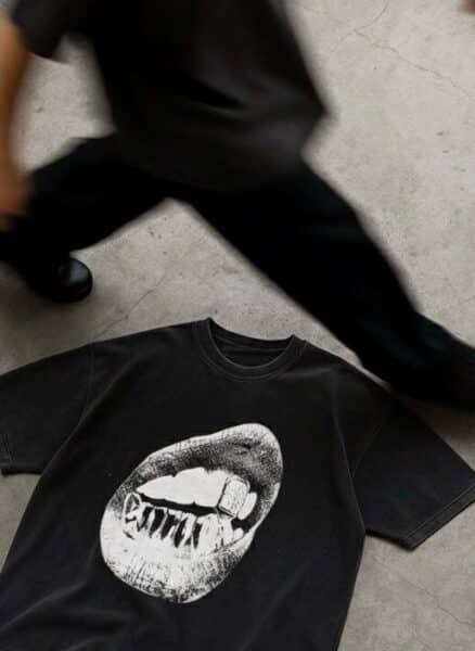 Camiseta Oversize Boxy Fit “Bite” – Negro