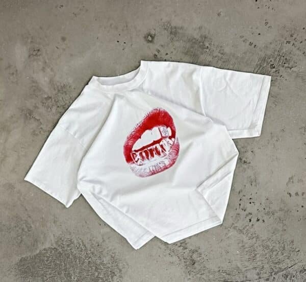 Camiseta Oversize Boxy Fit “Bite” – Blanco