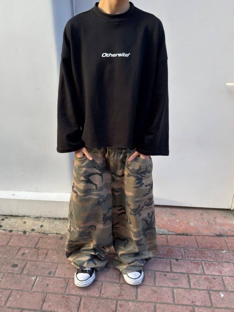 Long Sleeve Boxy Fit Othersite®Studios-Negro