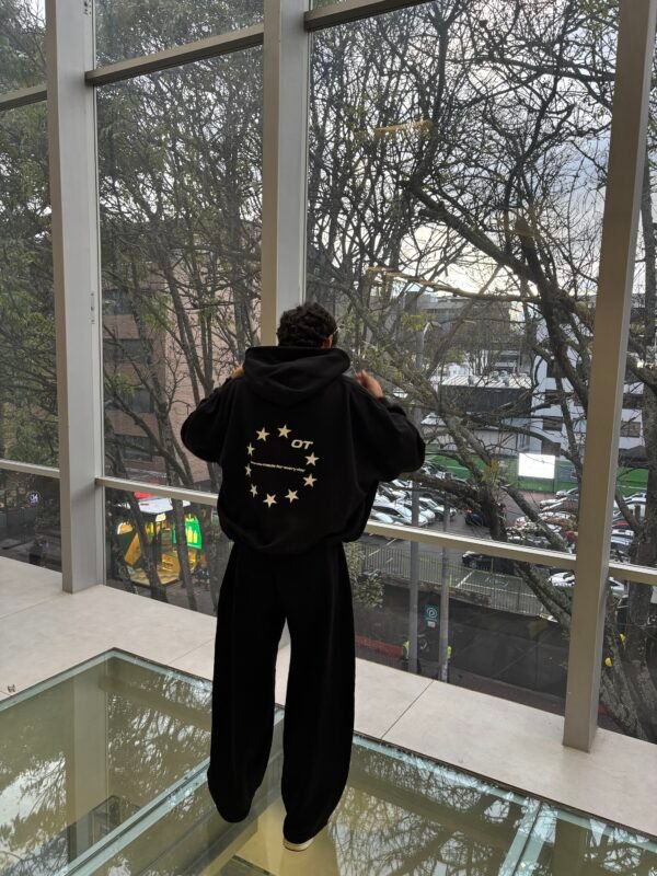 Hoodie OT Stars – Negro