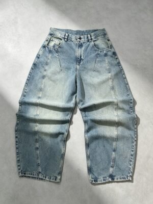 c596717b-bd8f-465a-841f-37f8e2d484d2 Jean Ballon - Structural Curve Jean