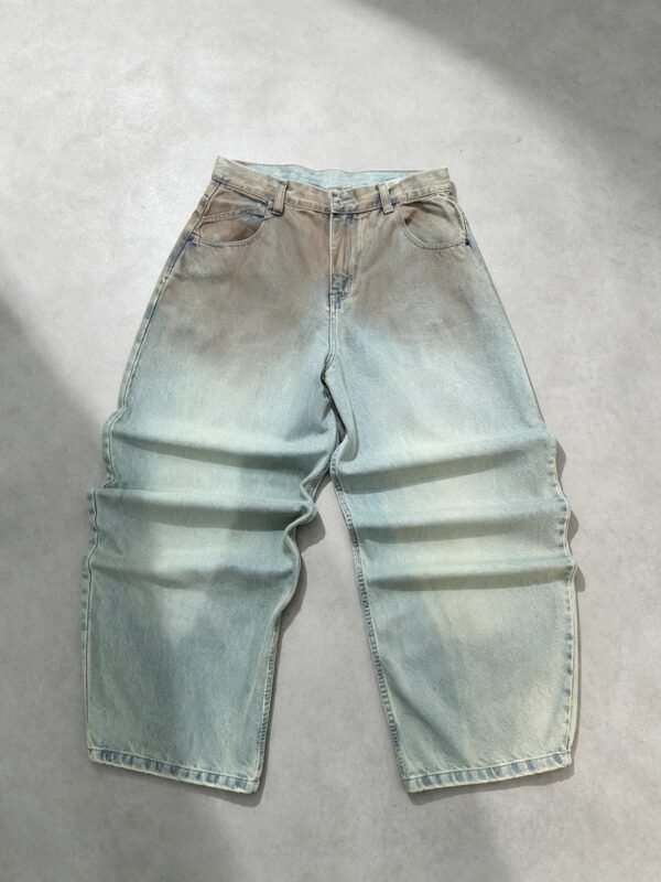 genai_6636cac1-ff41-4f55-822b-d9bea2a32864 Jean Baggy - Dust